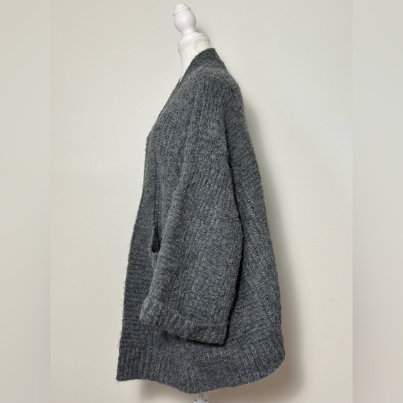 NWT PRINCESS POLLY Paisleigh Charcoal Chunky Cable Knit Cardigan Size S/M - Picture 5 of 10